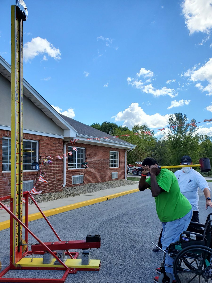 MillPondHC's tweet photo. The Hi-Striker was a BIG HIT at our Fall Carnival! Everyone had a chance to flex their muscles and try to DING the bell.  A fabulous day full of swings, dings, misses and laughs! #MillPondHealthCenter #TrilogyFallCarnival https://t.co/eMe0agRZrE