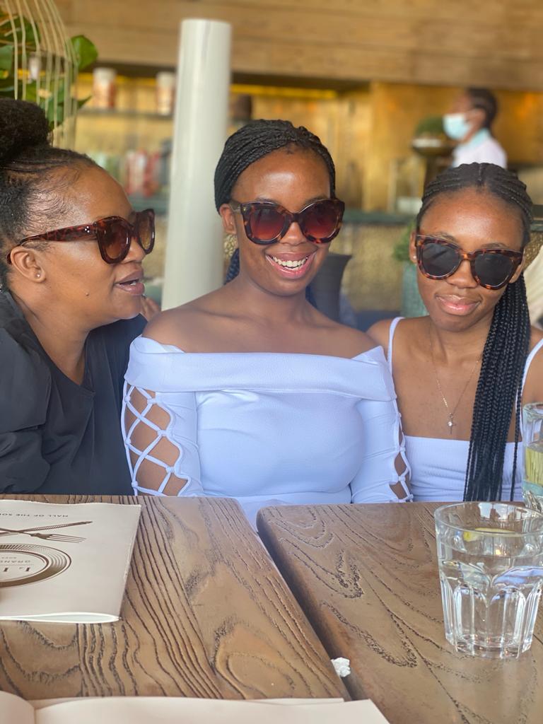 Summing up my weekend 🍴🍹with my favourite people#Family