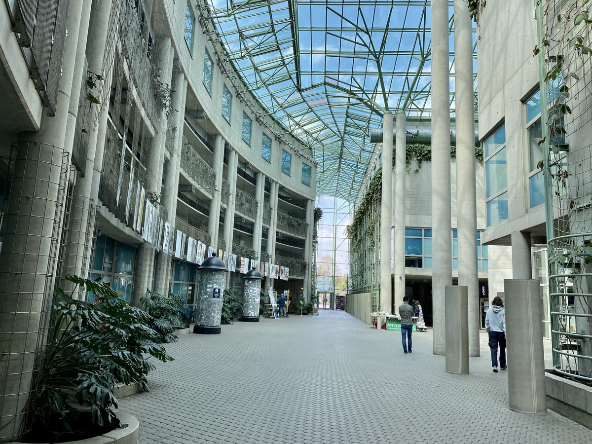 BibliotekaUW's tweet photo. 📚Od października #BUW będzie czynna (jeszcze) dłużej.🤩https://t.co/BBqC1LXxHJ
🗓️Opening hours from October 👉https://t.co/0jtB5YopEQ
#UniversityofWarsawLibrary https://t.co/5Bbf5bu9zz
