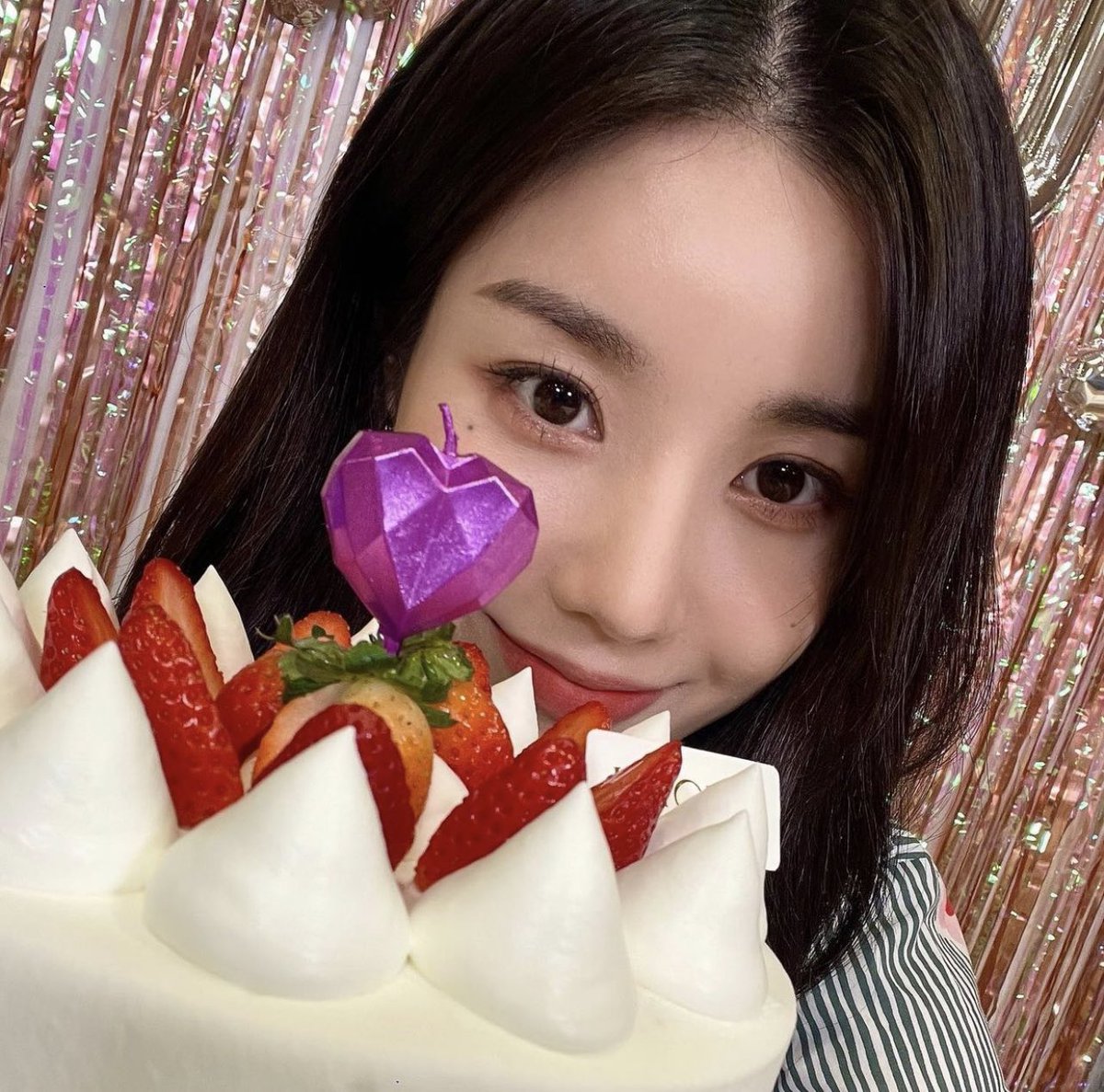 Juyaney's tweet photo. [#Ayunda🐰] 
Terimakasih untuk ucapan dan doanya! Terimakasih juga untuk kejutannya mas Aksa dan NEYUNI Girls💕 Hari ini kebahagiaan sangat melimpah ruah dan saya sangat bersyukur atas kehadiran orang-orang yang bersama saya saat ini. https://t.co/3WpIbWphz9