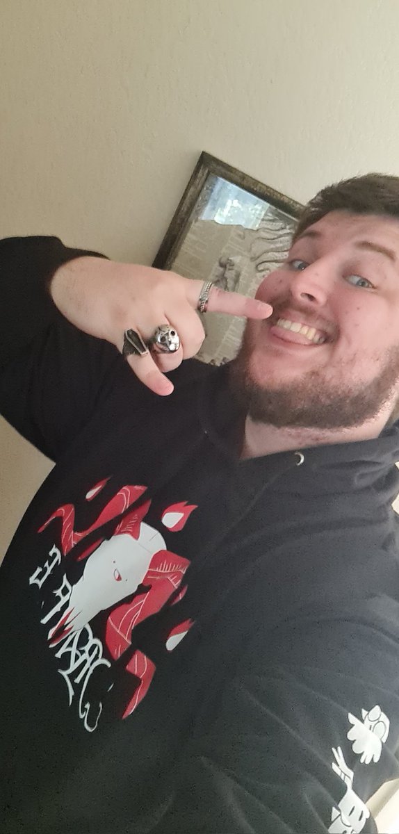 TheTeachStreamR's tweet photo. My @DrawfeeShow jumper has finally arrived. Looks great 😁 https://t.co/IUlz4wtN4c