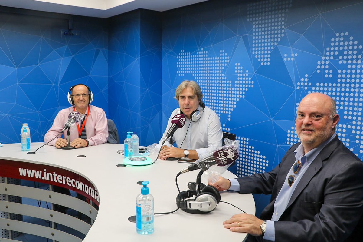 IntercafeRadio's tweet photo. 🎙#PODCAST Hoy #27S con:
▶️ Alberto De Rosa, DG de #CenteneCorp
▶️ @juanviperezaras, politólogo y ex diputado del #PP
▶️ @bnofuentes, responsable y asesor de proyectos europeos en @QuartesEuropa – #GVA
▶️ José L. Morales, dtor., de @MediterraneoPre
📻https://t.co/fYRbXtC3DT https://t.co/8M5Ia25E0H