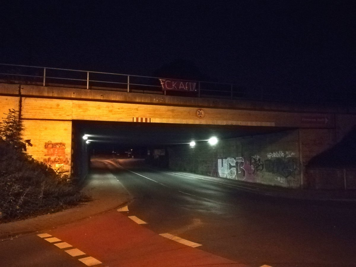 AutonomeAFALuen's tweet photo. Neu entdeckt:
Es scheint, als würde es immer mehr Menschen in Lünen geben, die sich gegen Rechtsradikalismus und Menschenhass einsetzen. Auch nach der Wahl gilt: FCK AfD!- Nazis raus aus den Parlamenten
In Lünen ist kein Platz für euch!
#FCKNZS #noAfD #Hinterland #luenen #Antifa https://t.co/jViyHh4Sm8
