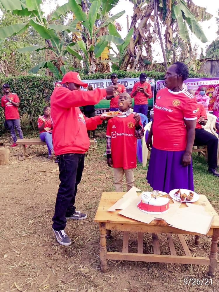 We are at it again... The world is Made up of Water, Air and Manchester United, this weekend we had a chance to visit mama Manchester who is  <a href="/Cristiano/">Cristiano Ronaldo</a> fan and grandson who is <a href="/CH14_/">Javier “Chicharito” Hernández</a>  fan <a href="/Kelvinmaitethi5/">Kelvin Maitethia Principal</a> <a href="/HB_Pato/">Patrick_HB</a> <a href="/MillicentOmanga/">Hon Millicent Omanga</a> <a href="/KanarioNkunini/">Empress Rita</a> <a href="/waregina1/">Wa Regina</a> <a href="/RonnyMugendi/">Wayne Mark @10</a>