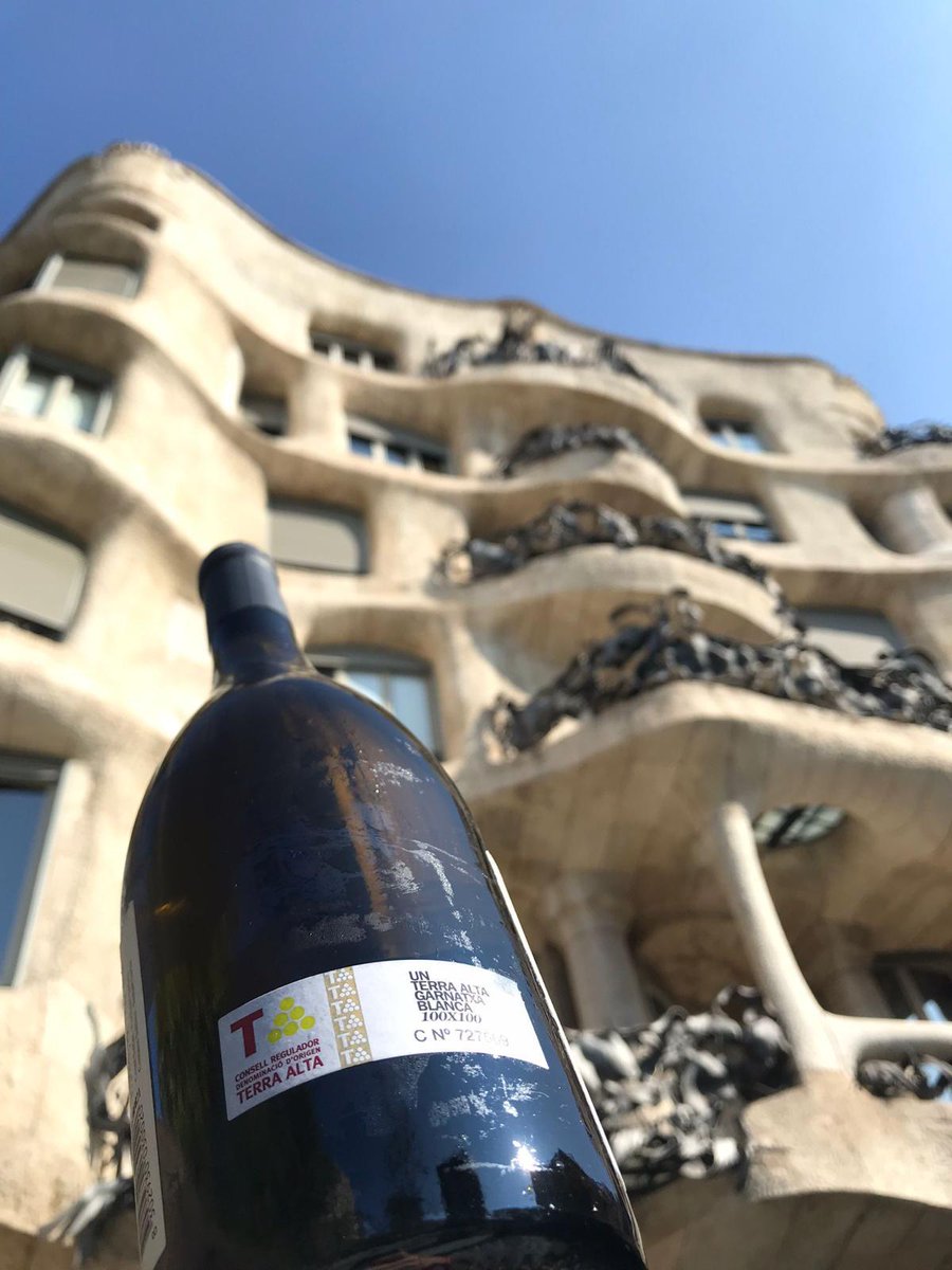 doterraalta's tweet photo. Encara estem emocionats amb el tast d'aquest passat cap de setmana a @LaPedrera_BCN, èxit rotund amb sold out ambdues dates!

#fansDOTerraAlta 
#viscalagarnatxa i #viscaelsnostrescellers
@incavicat @JordiRiusWine https://t.co/brpORpcuNZ