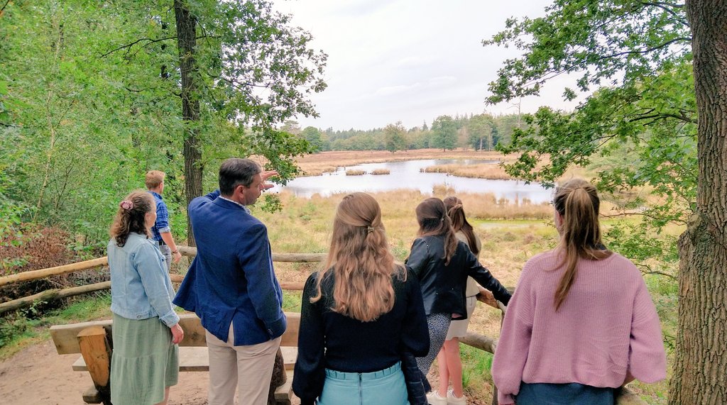 JSJohanPeters's tweet image. Vandaag #werkplaatsleren gestart met de startende leerkrachten jaar1. 
@ReneVvanEngelen over gedrag en effectieve leerkracht communicatie. 
Verder wandelend kennisgemaakt in de prachtige omgeving van vergaderlocatie debirktvergaderen.nl