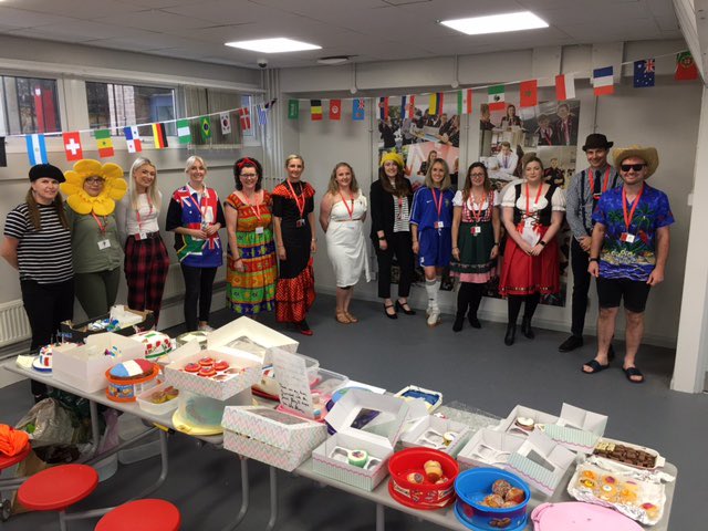 TrinityAcadStE's tweet photo. Wow! What an amazing team effort from our #FoundingStaff today ❤️🙌 Great to see so many fantastic outfits✨ We have had such a lovely day... a HUGE thanks to everyone who took part ☺️

#EuropeanLanguagesDay #TeamTrinity https://t.co/ik2Dv6H9h9
