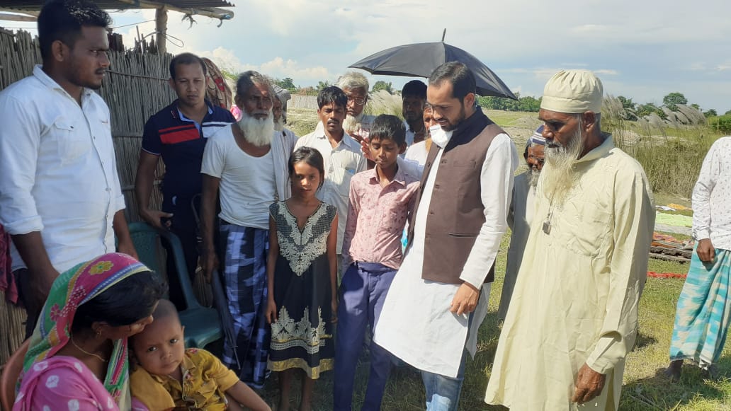 SioBihar's tweet photo. An SIO delegation led by President @writesalman visited Sipajhar area in Darrang district, where they met with the families of Moinul Hauqe and Shaikh Farid, who were killed by Assam Police, and offered them condolence and solidarity.

Read full report - https://t.co/OobcQkFnfW https://t.co/wngtLoRKNE