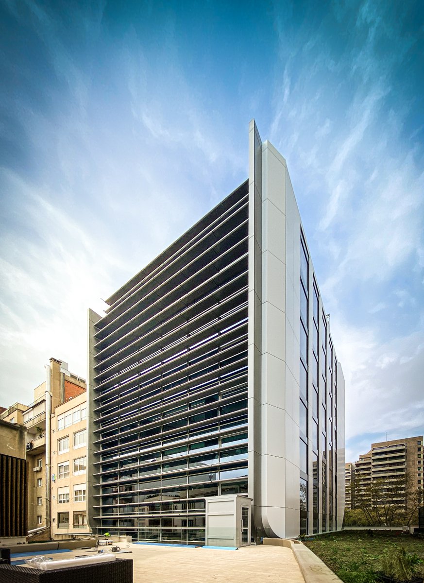 El edificio #Diagonal525, remodelado por <a href="/sanzpont/">sanzpont</a> , ha sido galardonado con el primer premio en arquitectura en Rethinking The Future Global Architecture &amp; Design Awards, por ser un proyecto que sobresale en excelencia e innovación en su arquitectura y diseño