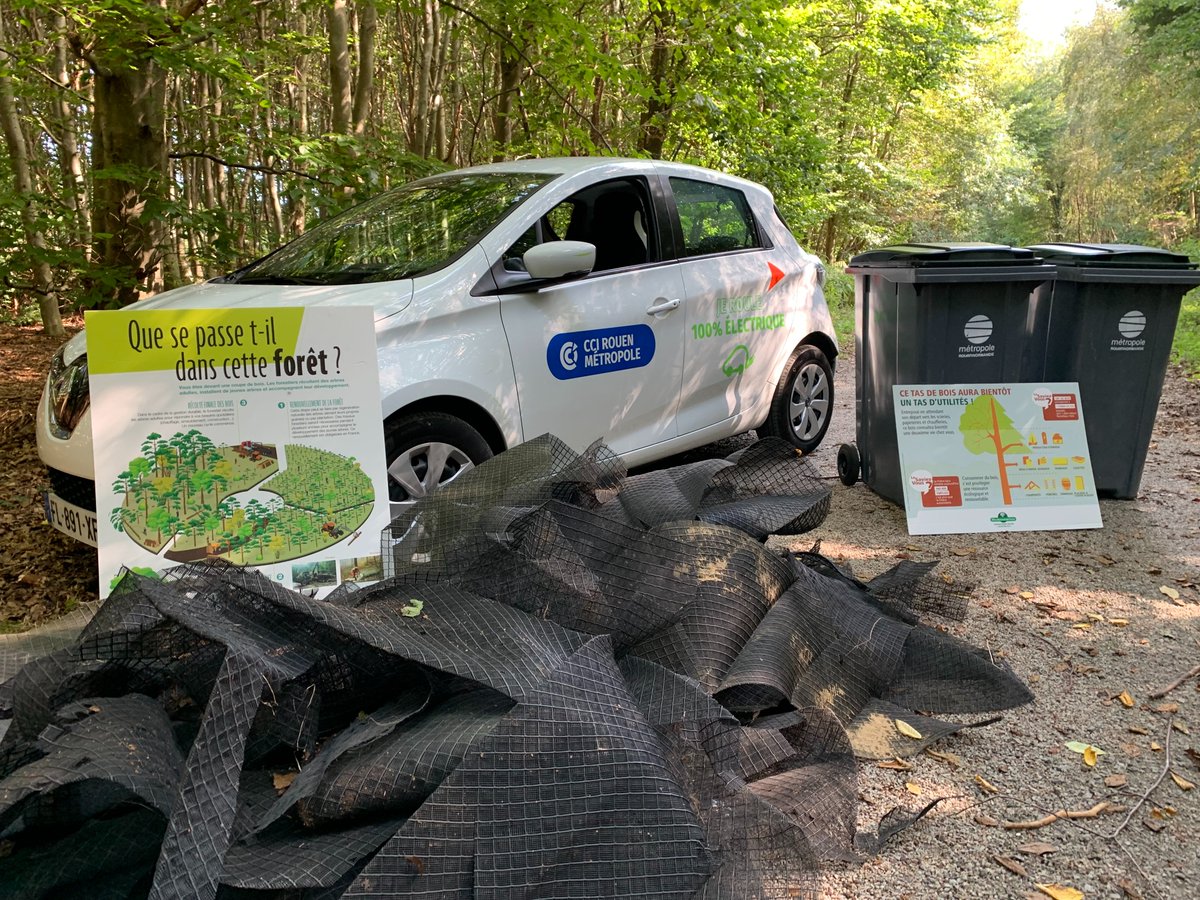 CCIRouenM's tweet photo. Session ramassage des déchets en forêt de #Roumare pour les collaborateurs #CCI 🌳 Résultats de la collecte : 1150 L !
Une action labellisée ♻️ « Eco-Manifestation » par la @MetropoleRouenN et accompagnée par l'@ONF_Officiel
L'avenir de notre planète est l'affaire de tous 🙏🌍 https://t.co/p36BgRj4p9
