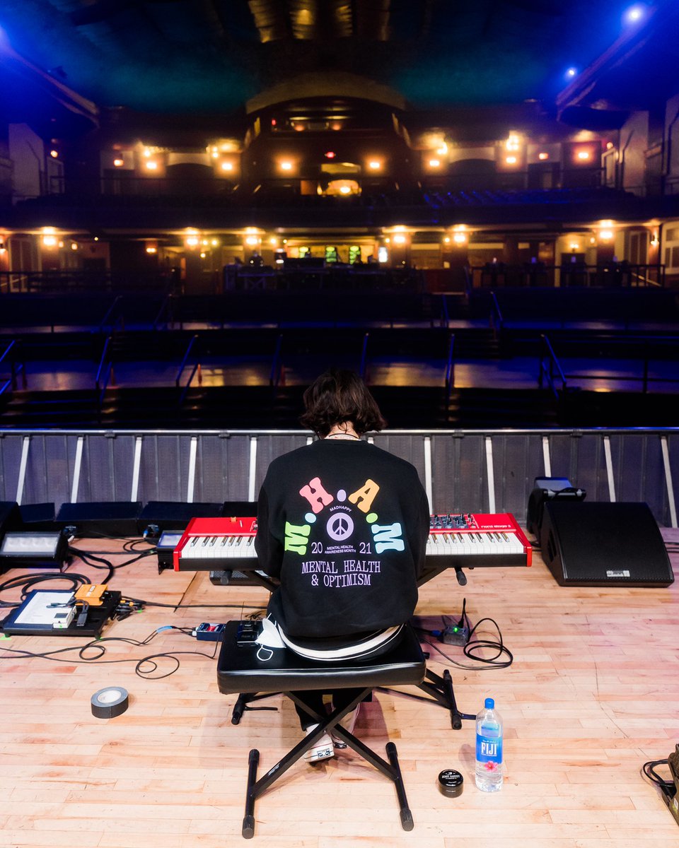 ansonseabra's tweet photo. live in Detroit!! ❤️

📸: @luke_strege https://t.co/7khL1r09rF