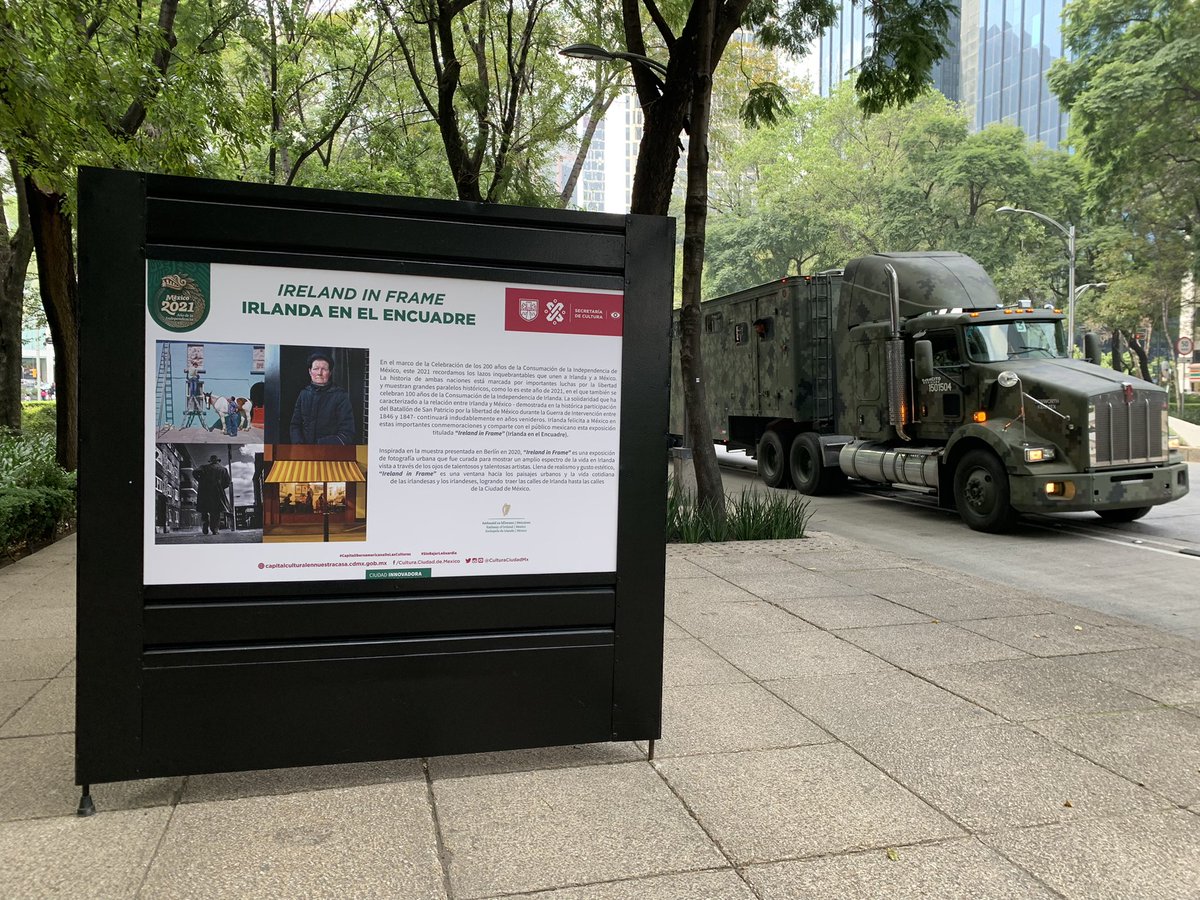 LaColoniaJuarez's tweet photo. #FelizLunes ¿Ya visitaron la exposición al aire libre #IrelandInFrame, en #ColoniaJuarez?
Ven a Paseo de la Reforma frente a la plaza Reforma 222 a admirar esta gran exposición de fotografía urbana irlandesa que estará disponible hasta el 10 de octubre. https://t.co/5Ig4LOPZdz