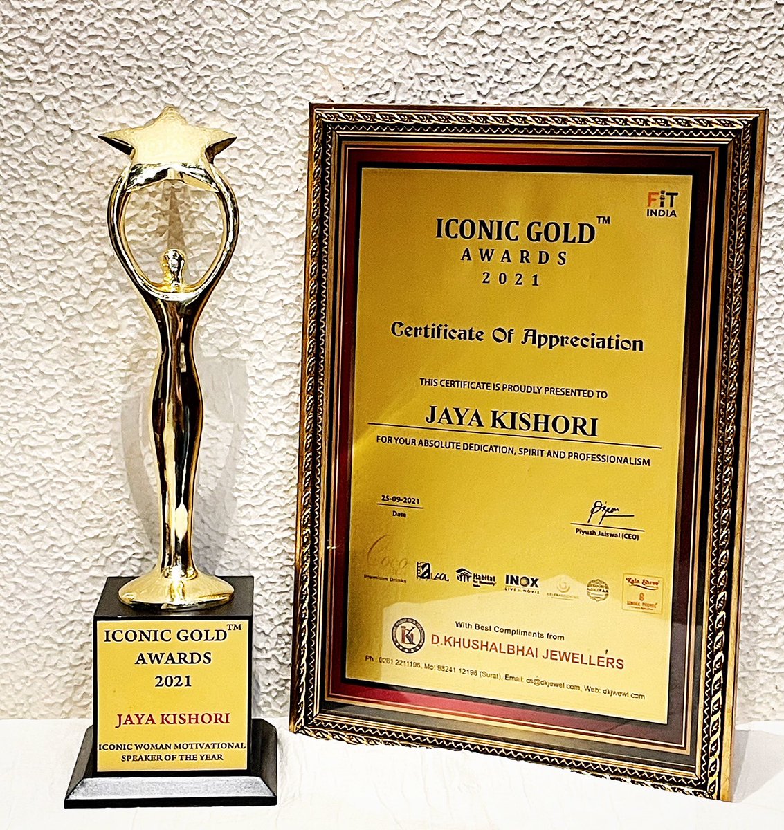 Iconic Motivational Speaker Of The Year 🌸🙌🏻

Thank You Iconic Gold Awards for this honour. I will always be grateful for the love and support of each and every person throughout my journey till now. 
Thank you so much ♥️
#iconicgoldawards2021 #awards 
 #iamJayaKishori
