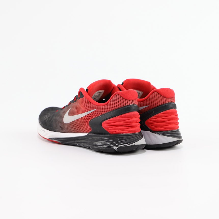 B B L ナイキ ルナグライド 6 Nike Id オリジナルカラー配色 メンズ ランニング限定カスタマイズシューズ 26 5 4 400 14年モデル 1週間に2回 1時間使用 約3年間 フィットネスジムの室内使用 限定カスタマイズシューズでオリジナルカラー配色