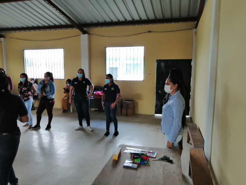 istlamana's tweet photo. El @istlamana  da inicio a la capacitación del Proyecto de Vinculación con la Sociedad " Fortalecimiento al emprendimiento micro empresarial a través de actividades en el sector textil" https://t.co/Vs3HjkYKH2