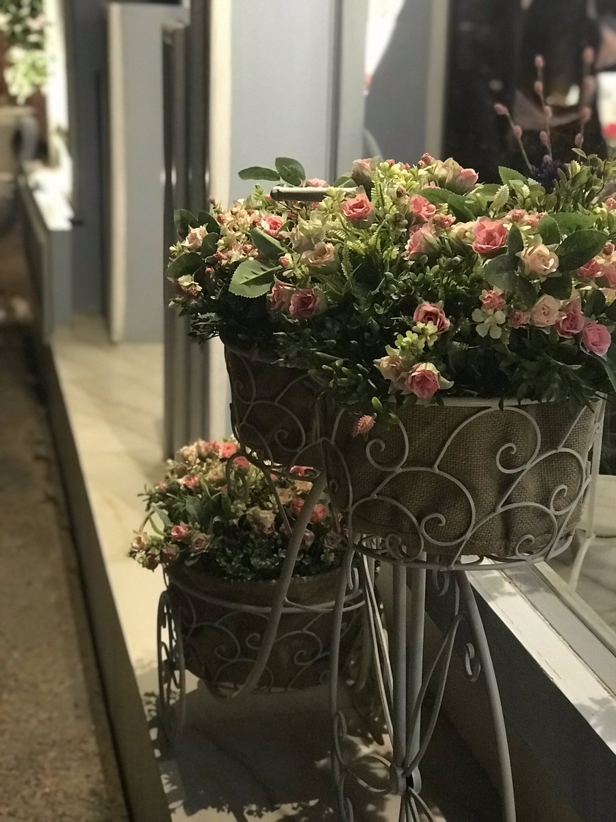 أينمَا واجهَة الجمَال خُذ حصّتك من التأمُل♥️
#اقتباسات_سنابيه