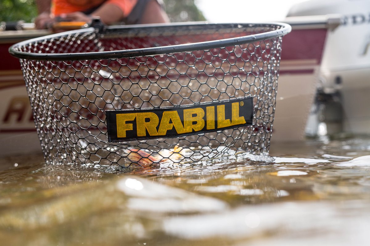 Catch Confidently! Shop our line of landing nets at frabill.com 

📷: Trevor Olson 
#FrabillFishing #FrabillNets