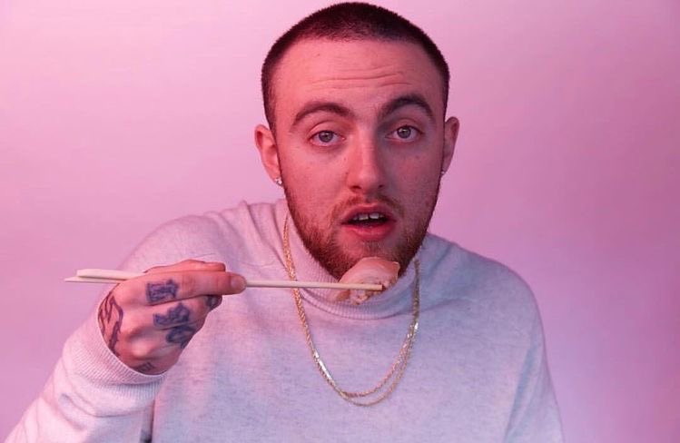 mac miller in pink.that’s it. that the tweet. 