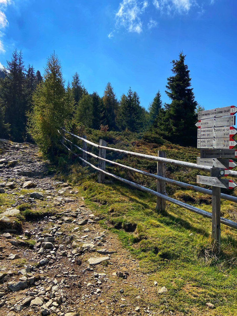 maybfairytale87's tweet photo. Heute vom Parkplatz Zumis zum Astjoch - 17,44 km, 05:27h, 518hm
#altoadige #italy #mountains #rodengo #astjoch #südtirol https://t.co/GIUxCZ9p1z