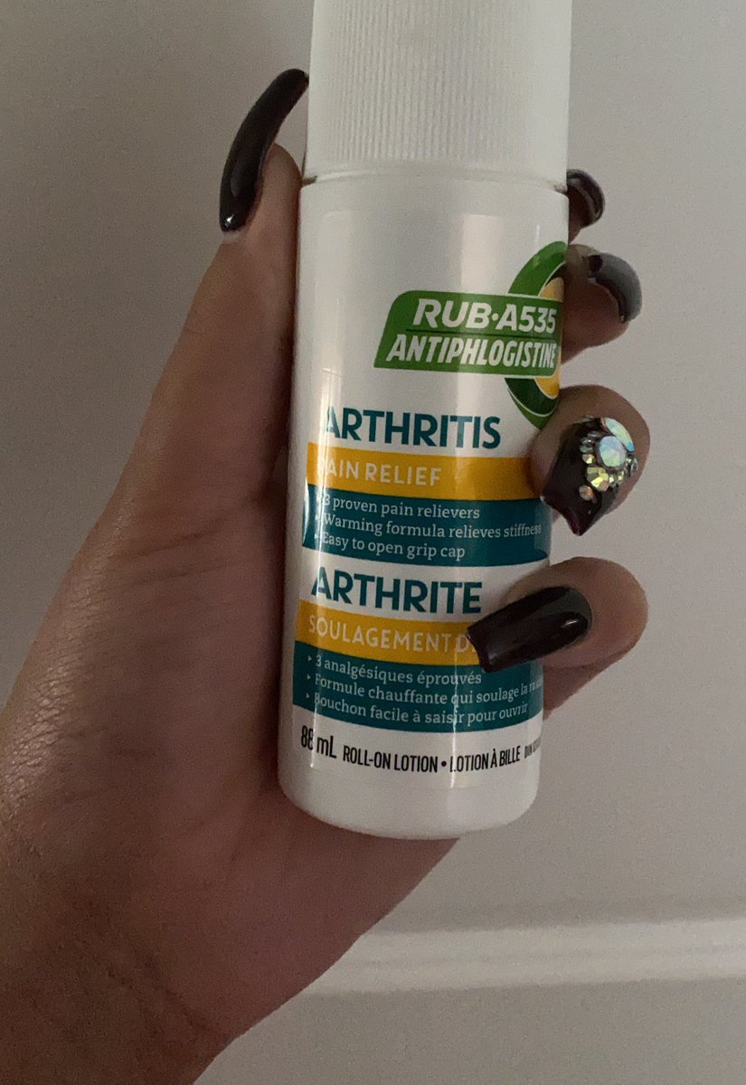 Qweeniesworld_'s tweet photo. I had the worst night ever , this shit is the devil! Before bed I put it on my neck, arms, hands, feet and knees cus a bitch is sore. I woke up in flames 😩 it reactivates every few hours. & I mean it REACTIVATES!!!!! I couldn’t even sleep. Count your MF days #A535 https://t.co/rWhgDRez18