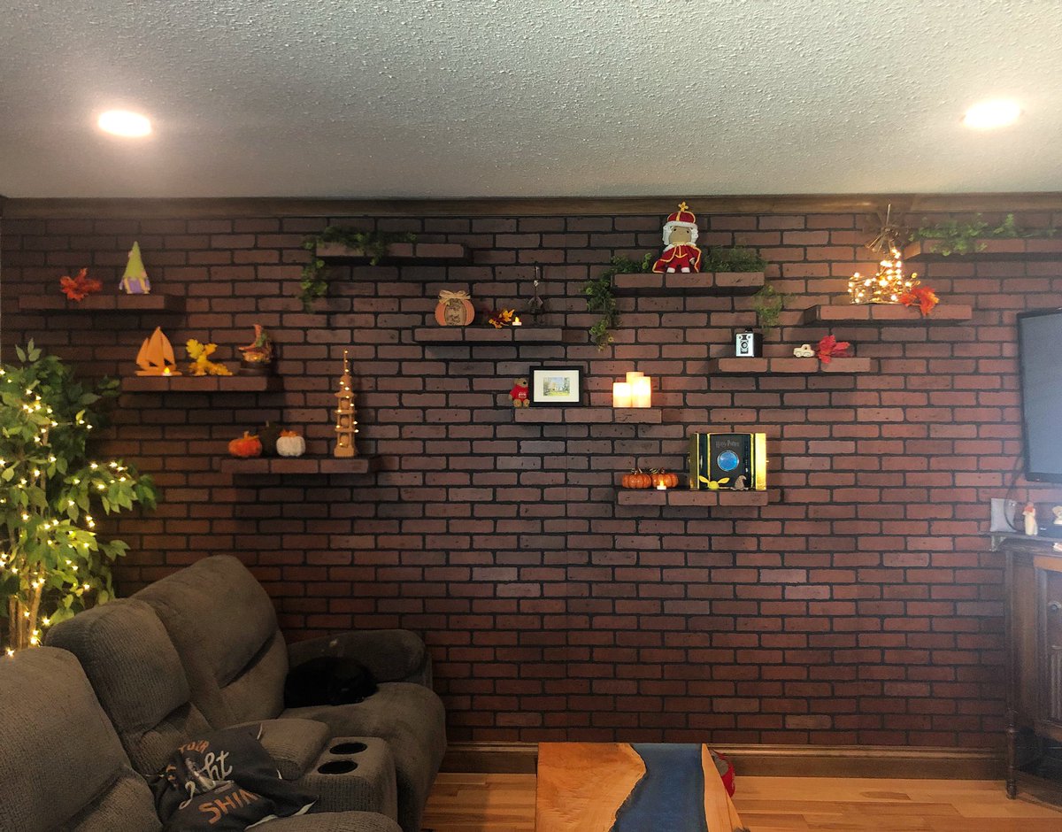 ShanN_Welsh's tweet photo. My husband had the day off on Saturday and asked if there was anything I’d like him to build. I requested floating shelves. Ladies and gentlemen I give you my new shelves! ❤️Made and installed within a day!! I love them!! Ps. I rent him out for projects 😎 #SeanAgain https://t.co/m2OaLNhcKO