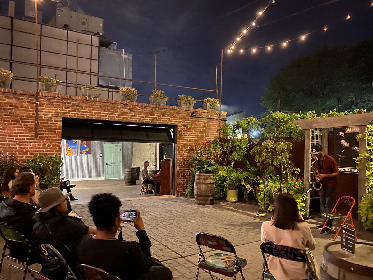 emergent_seed's tweet photo. Wow! We had so much fun @ArtAllNightDC where hundreds of people joined us @galleryoonh on Saturday. We heard from four Emergent Seed Winners showcasing original music and poetry live in the courtyard. Big thanks to our hosts, and sponsors @atlasvetDC and @HStCountryClub https://t.co/erxyLjQAsj