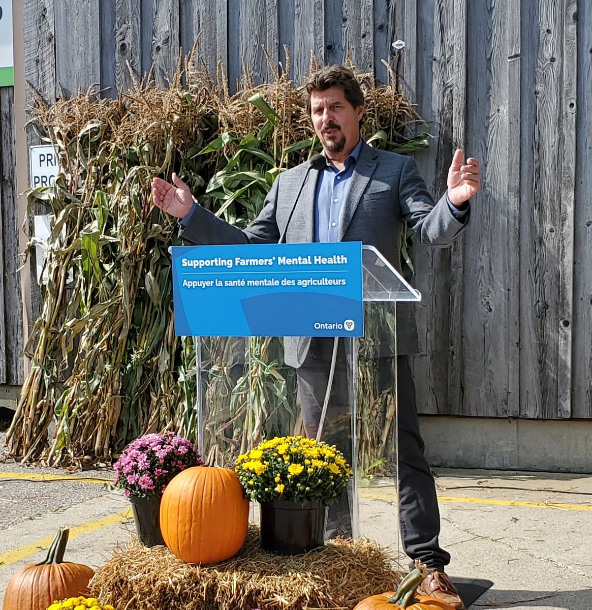 OntarioFarms's tweet photo. OFA is excited to be partnering with @CMHA_NTL to expand the In The Know initiative. The mental wellness of Ontario's farmers is one of our strategic priorities, and we appreciate the opportunity to increase awareness in order to better support our members. https://t.co/b6ROlh9xAT