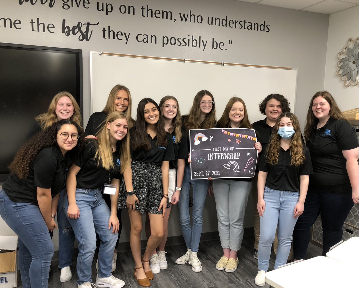 RhhsTeach's tweet photo. RST 1 started their first day of internship today!! 💙 #futureteachers @RockHillHS @TothDustin @prosperCTE @Gerace96 https://t.co/kNzW9oDWPz