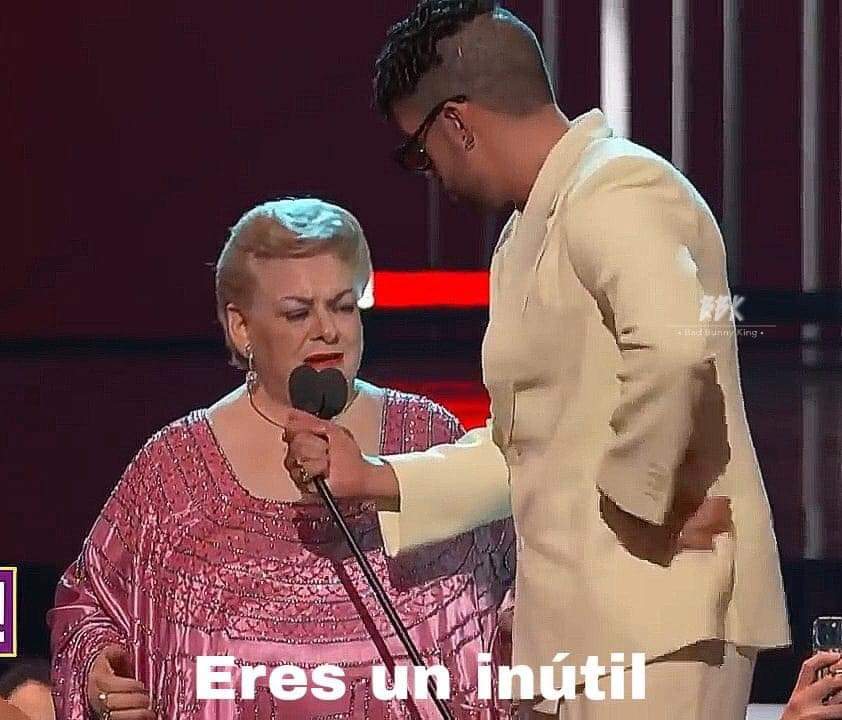 El_Borracho_UPN's tweet photo. *Prendo mi micrófono para participar en clase*
Mi maestra en corto: https://t.co/oXocezcY1P