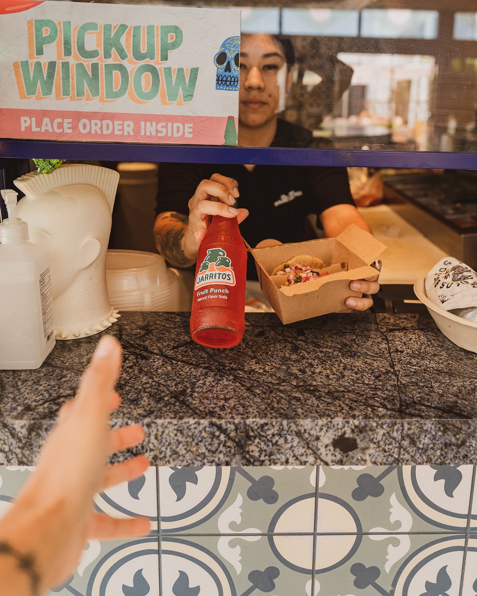 Jarritos's tweet photo. It's almost national taco day! Respect your taquero, tell them how much you love them!
#NationalTacoDay #RespectTheTaco #LoveYourTaquero #Taqueras #Taqueros #TacoLove #TacosForAll https://t.co/7d70IDiGhb
