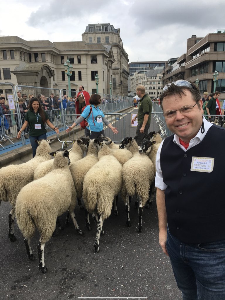martingettings's tweet photo. Delighted to be in #SheepDrive2021 with fellow #Freeman #Liveryman and  @ConstructorsW @kevinhydes and agree with @GowmanAJ its vitally important to keep traditions like these alive and well to help initiatives such as @cityoflondon #LiveryClimateActionGroup https://t.co/aLUxR1ZmKK