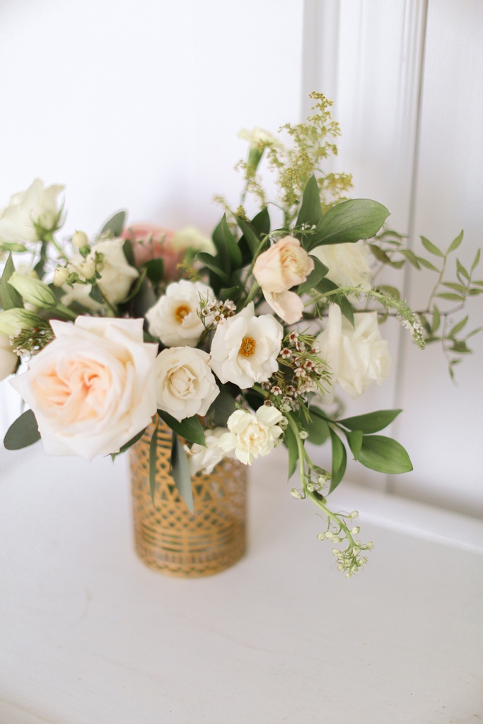 itsvintagebash's tweet photo. How about a pretty fresh floral arrangement for your table centerpieces? ๐
#weddngplanner #eventplanner #themedparty #partyโ
#bridetobe #engaged #bridesmaids #bride #wedding #bachelorette #weddinginspo #partyshop https://t.co/iTM8EJ1Iiv
