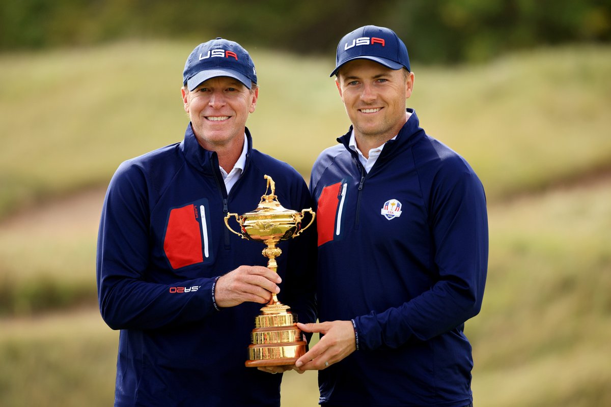 JordanSpieth's tweet photo. The best week with this team and these fans!! 🇺🇸 @RyderCupUSA @stevestricker https://t.co/dsIWKsVLZf