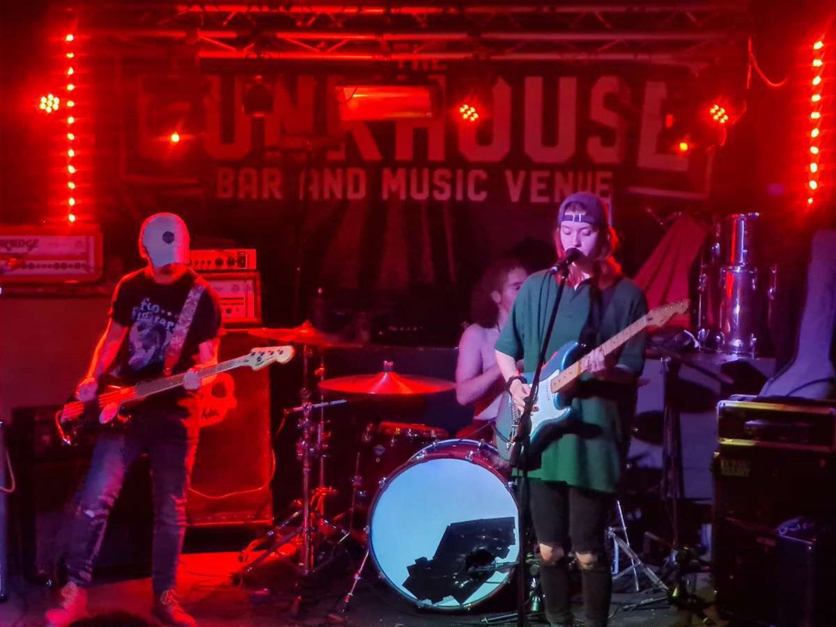 Made our Swansea debut last night at the bunkhouse supporting <a href="/theHaggardCat/">Haggard Cat</a> alongside @_icantdie - check out more here

instagram.com/p/CUVLfp8MVP9/…