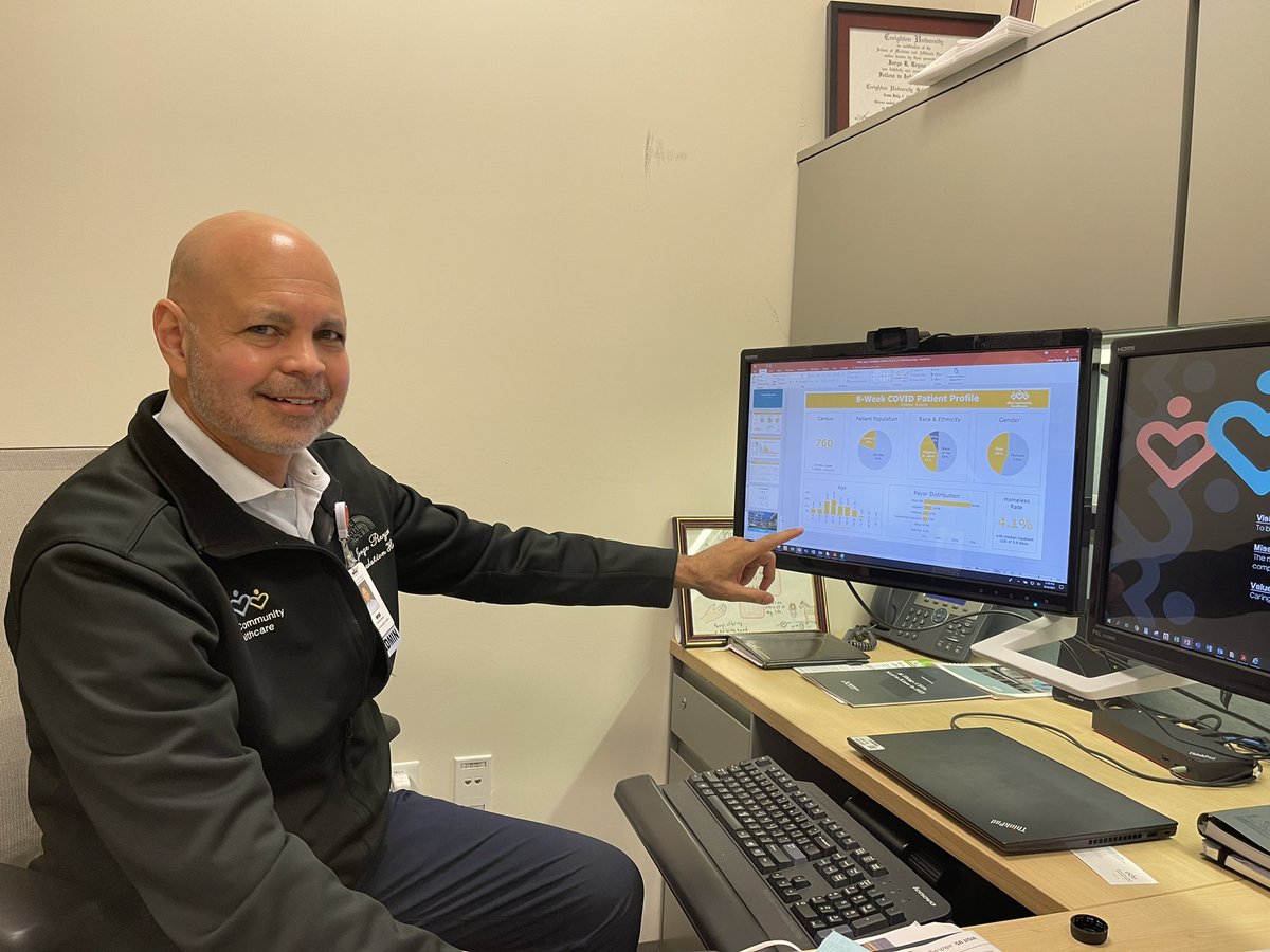 MedEdFanatic's tweet photo. When you are creating an awesome #Socialmedicine curriculum for @MLKCHresidency  to teach #HealthcareDisparities you get help from the #PopulationHealth guru himself,Dr.Jorge Reyno @yourMLKCH . Can wait to work w/ @lindarella_la to make this happen🏥#DataAnalytics #healthequity https://t.co/XZBCUgT2BU