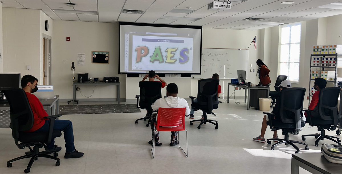 DeBuysJCHS's tweet photo. Day One at the PAES lab. Ms Rhonda was so welcoming. We enjoyed our orientation and are ready to start! #paeslab #workready @FCS_SEC @IAFultonSchools @JulianneHunte20 https://t.co/96bOoudoVK