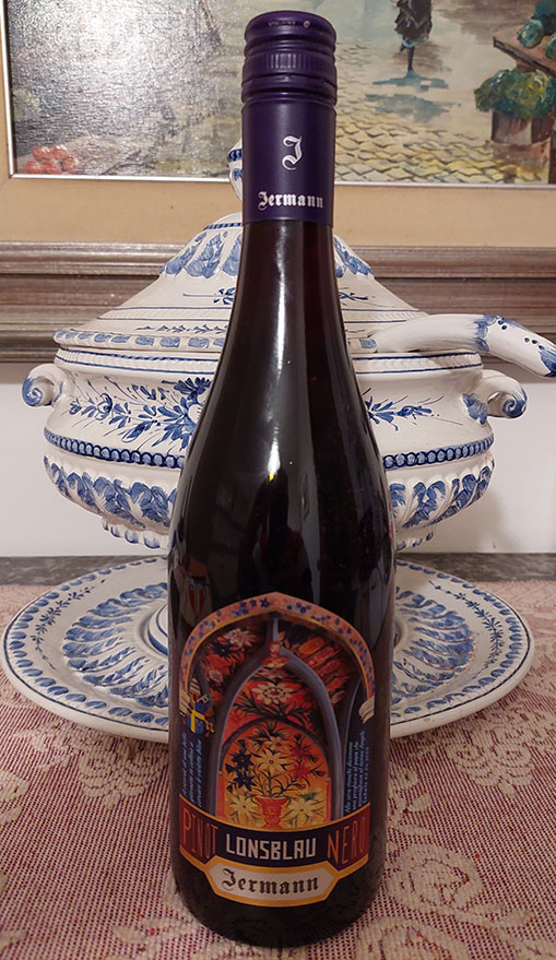 Intralcio1's tweet photo. La storia della cantina Jermann inizia nel 1881 quando il capostipite Anton giunse a Villanova, nei pressi di Farra d'Isonzo, a 10 chilometri dal confine tra Italia e Slovenia, dopo aver lasciato la slovena Bilijana.  #FrancescoFabbretti #jermann

https://t.co/qTf9lvztPX https://t.co/HTILoj0r53