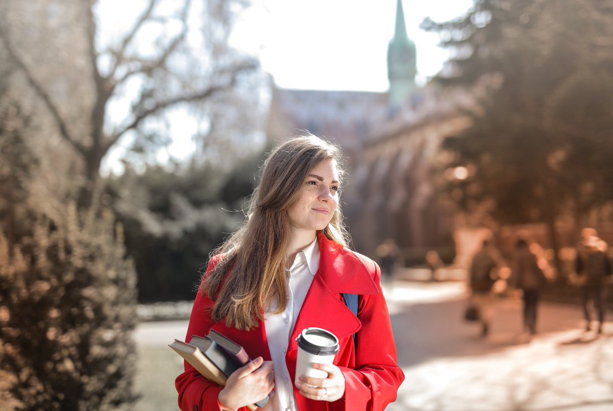 AutismOAR's tweet image. How can colleges enable #autistic students to develop advocacy and career skills? In the latest edition of the OARacle, a recent graduate reflects on his experience: ow.ly/y1ZR50GfVnz