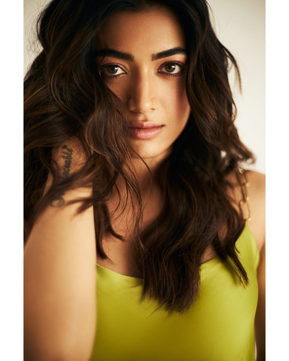 iamRashmika's tweet photo. Magic in the eyes, spark in my soul ✨

👗 #AnishaJain
💄 #VaishnaviSingh
👱🏻‍♀️ #SajanThapa
📸 #RidhikaMehra https://t.co/X4L9Di65nt