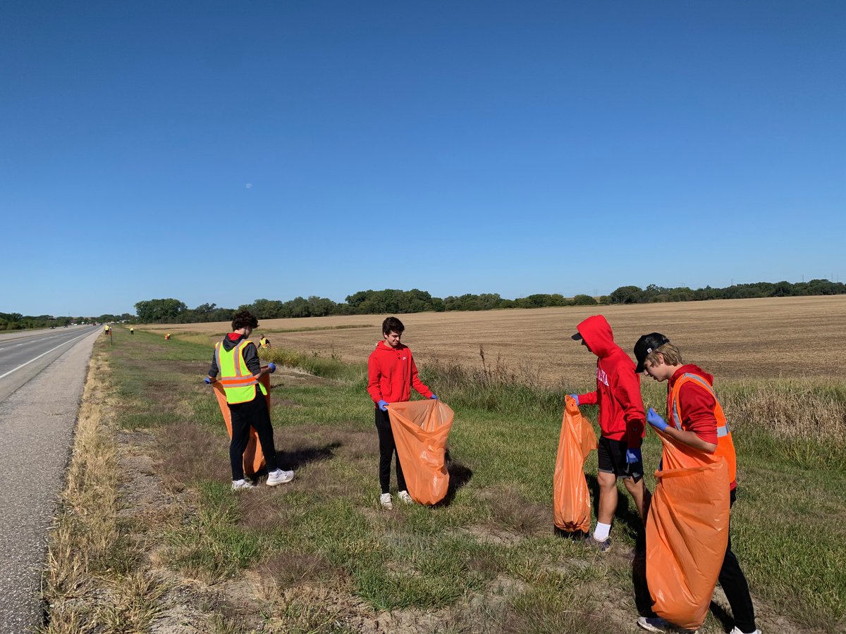 LNS_FBLA's tweet photo. North Star FBLA adopted a high this past weekend! Thank you to everyone who came out and helped keep our city clean! Go Gators! #gogreen @NebraskaFBLA @lnshigh https://t.co/3hLknfhm9s