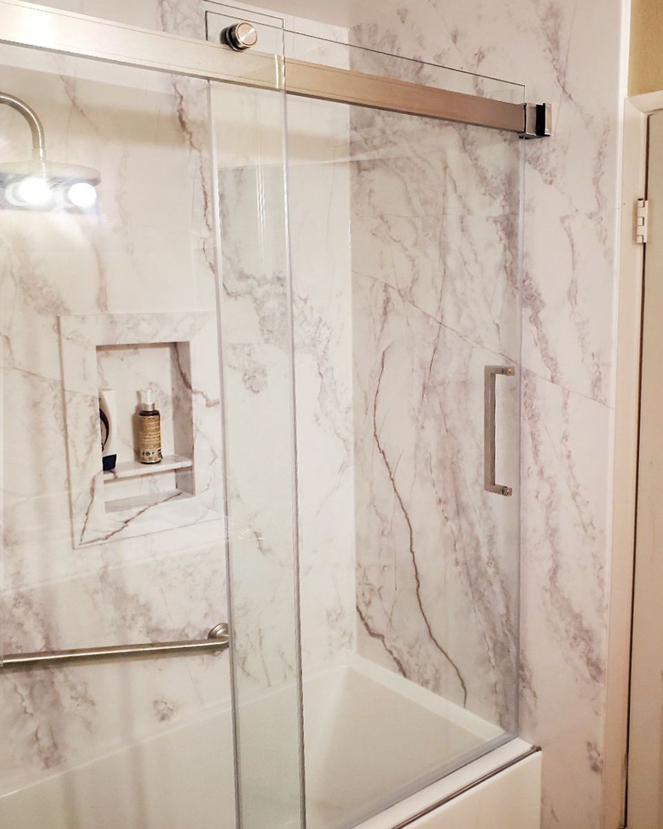 AHRBathrooms's tweet photo. Another Monday with another Marble patterned bathroom to admire π
#marbleinteriors #marbledesign #marblepatterns #marblebathroom #marbletile #bathroomdesigns #bathroominteriors #remdoelingideas #bathroomupgrade #luxebathroom #masterbathroom https://t.co/bJ1NjMqbb0