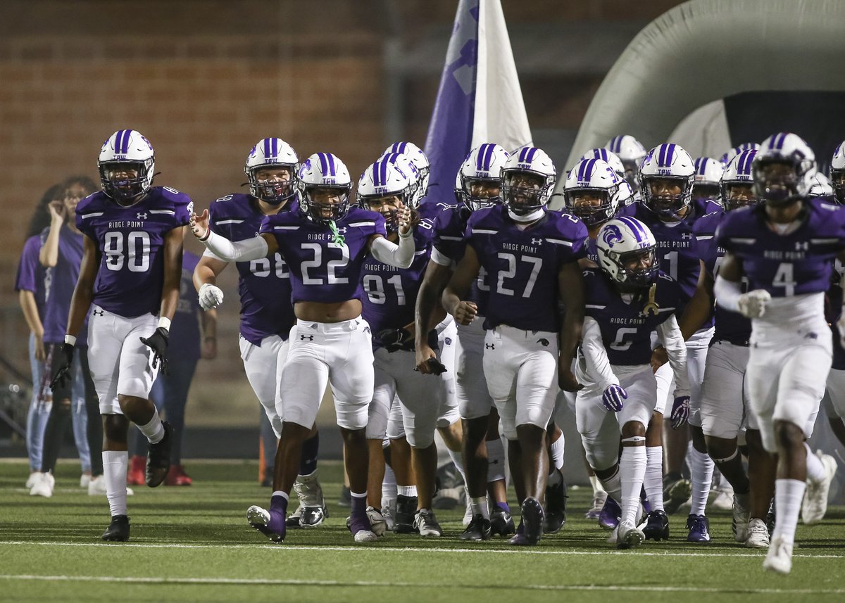 Duns_more's tweet photo. District 20-6A #txhsfb stats leaders
Team Offense: @RPHS_FB 443.6 YPG; 45.8 PPG
Team Defense: @DullesFootball 210.8 YPG; 14.6 PPG
Passing: @BertEmanuel3 61-107-834-11 TDs 0 INTs
Rushing: Emanuel 55-438-5
Receiving: @7Patricksmith 17-419-6
INTs: @TaylorDavis_27 3 INTs https://t.co/vebMAMoGED