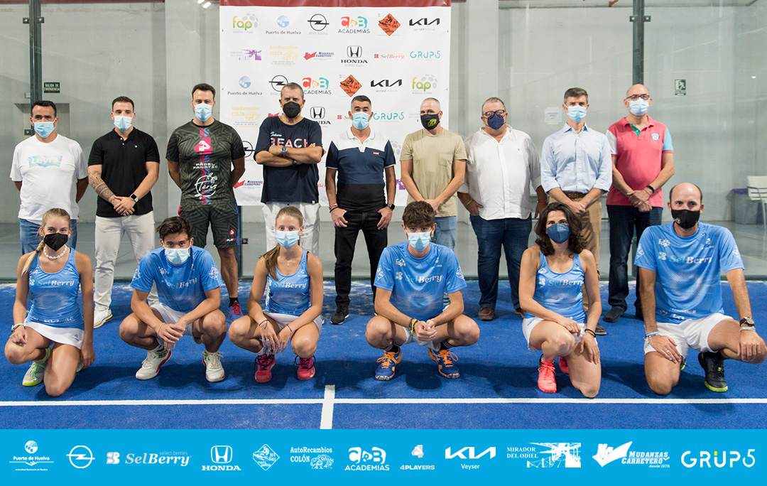 faponline's tweet photo. 📢¡Así lucirán las selecciones provinciales de #Huelva!
✳️Una docena de empresas apoya a los combinados onubenses de Menores, de Veteranos y Absolutos que disputarán los próximox campeonatos de Andalucía. 

📝Más info: https://t.co/9ZoQi24Wyb

#FAP #SomosFAP #padel https://t.co/zNFrc2K0yH