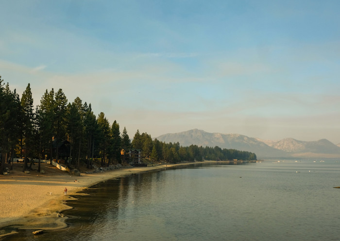 SouthTahoeNow's tweet image. The week in #LakeTahoe starts off a bit cooler with a #RedFlagWarning and chance of rain. Then a great Fall week. Test for the #CalderFire until 5 am Tuesday with wind gusts to 60mph possible. @NWSReno #SouthLakeTahoe southtahoenow.com/story/09/26/20…