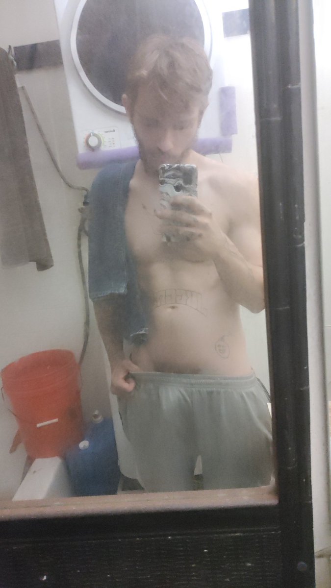 mikehardin166's tweet photo. Shower time https://t.co/QVMLzLuuRO