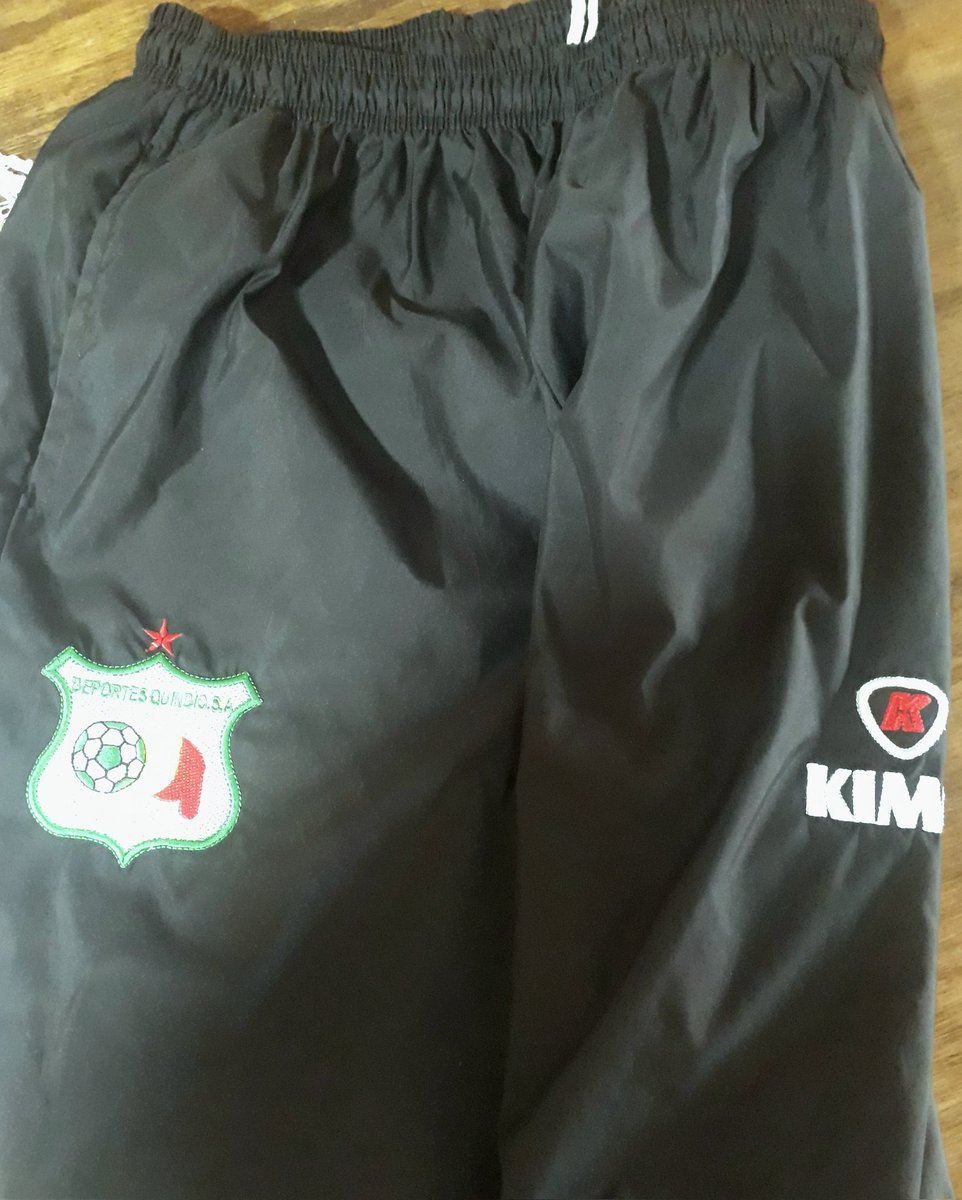 Negro_Leal's tweet photo. Muchas Gracias al crack de @diego_sevillano por el regalo. El @QuindioOficial tiene un hincha más ⚽️⚽️⚽️ https://t.co/3semCknUjW