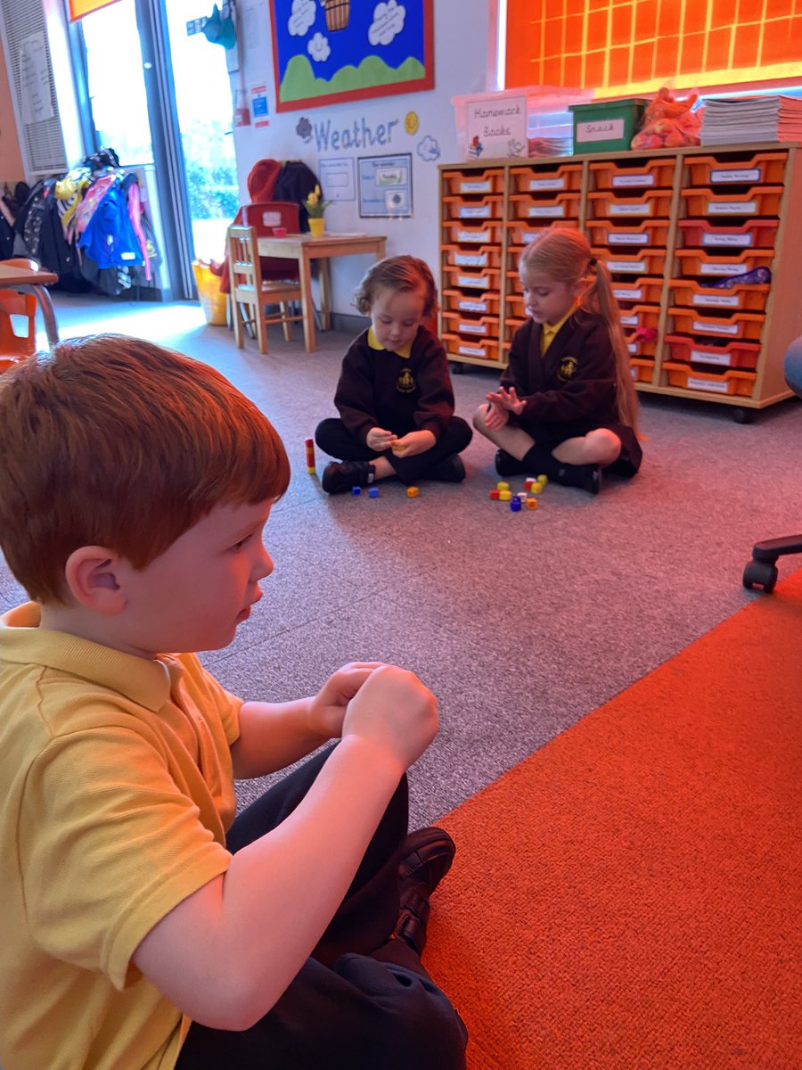 EastfieldPSHull's tweet photo. 1RL have been using super teamwork to represent numbers practically within 20! #epsmaths #epscharacter #eps1RL https://t.co/klowvfjyUx