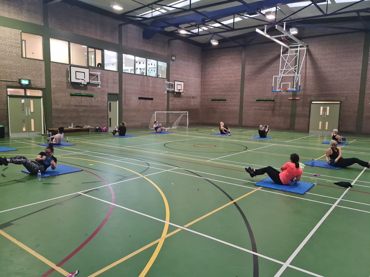 GrosvenorCommu2's tweet photo. CHANGE programme starting the week with positivity #CITHealth @BlackieRiverCom @PCA_SALLYG @ExecOfficeNI @CopiusGroup https://t.co/qrNhUUgruN