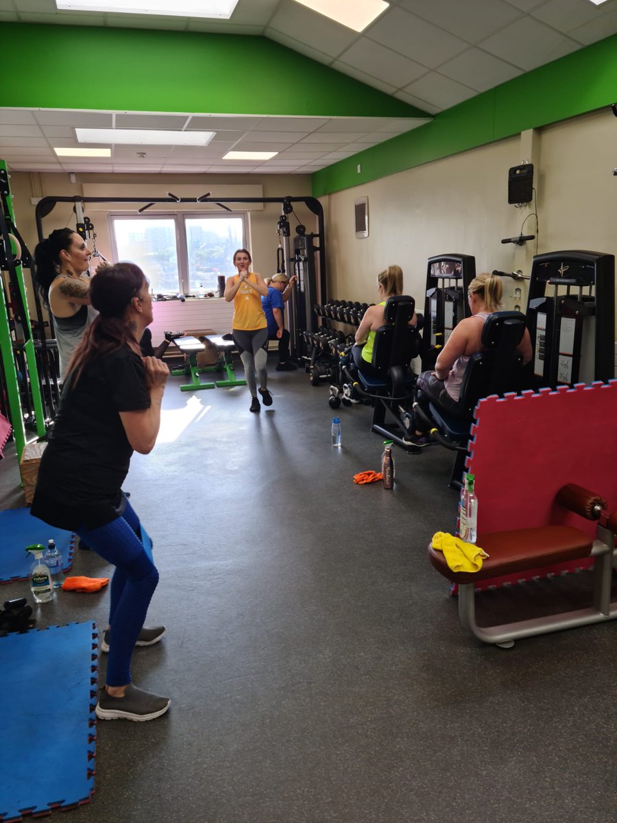 GrosvenorCommu2's tweet photo. CHANGE programme starting the week with positivity #CITHealth @BlackieRiverCom @PCA_SALLYG @ExecOfficeNI @CopiusGroup https://t.co/qrNhUUgruN