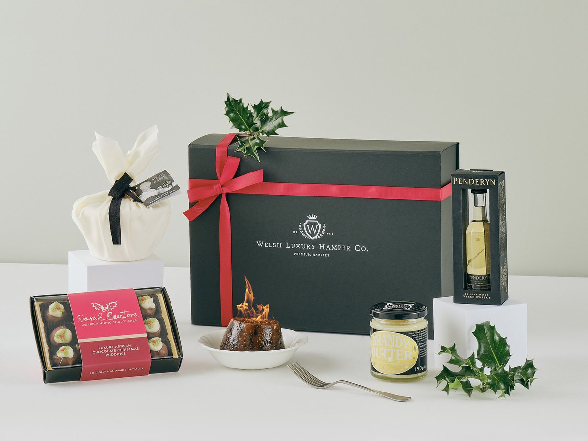 WELSHHAMPER's tweet photo. Christmas 2021 is now live online at https://t.co/wqh7ByEc53. Pre order now ❄️ ⛄️ #Christmas #hamper #hampers #luxury #wales #welsh #foodanddrink #supportlocal https://t.co/HcsK7wzFJq